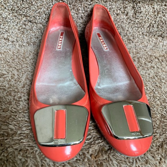 Prada Women's Dark Coral Patent Leather Block Heels Pumps. - Picture 1 of 12